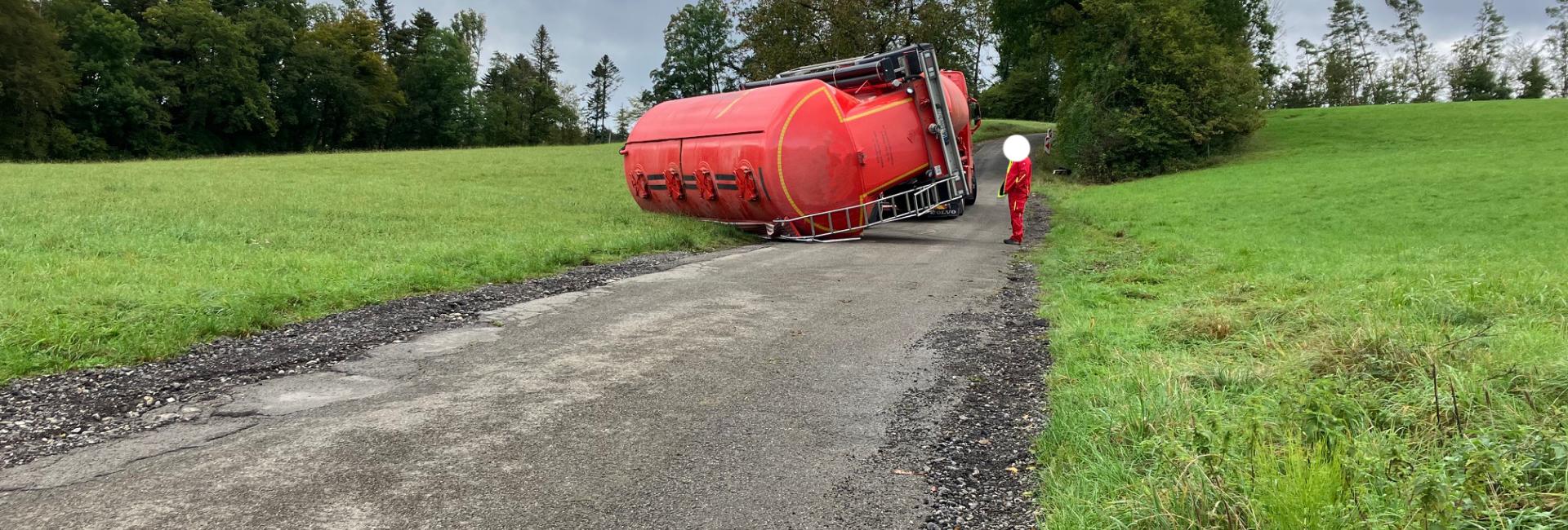 Umgekippter LKW Anhänger