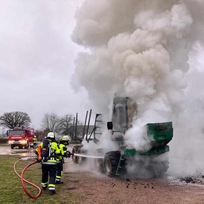 Brennende Forstmaschine