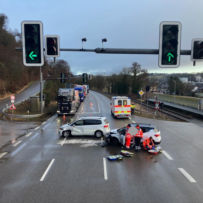 Verkehrsunfall B314 Kreuzugsbereich, Einfahrt Ortsmitte