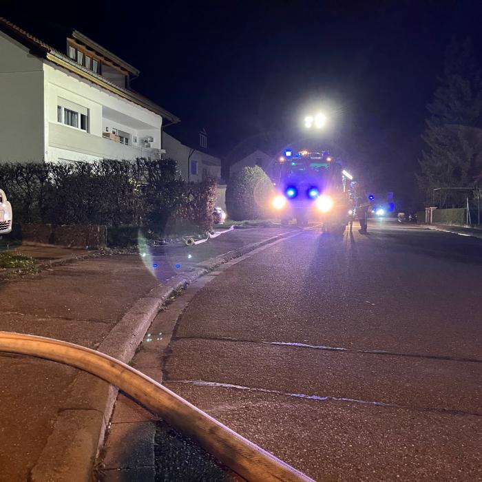 Feuerwehr Wutöschingen am Einsatzort in Schwerzen